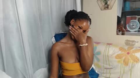 Snapshot of shakkiecam chatting on October 2025 07:21:01 PM Shaky online show from October 2025 07:21:01 PM