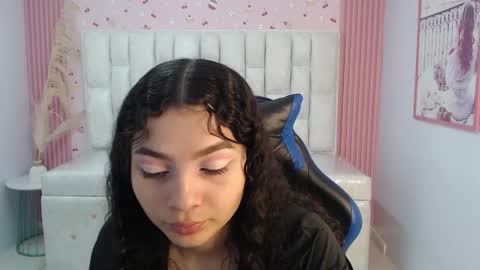 Snapshot of shalon_diaz_sub chatting on October 2025 01:42:02 PM Shalon online show from October 2025 01:42:02 PM