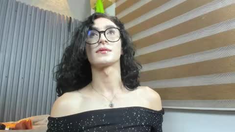 Snapshot of shammy_rosse chatting on May 2026 08:12:02 AM shammy_rosse online show from May 2026 08:12:02 AM