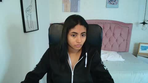 shanelle online show from December 2025 03:11:02 AM