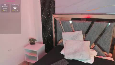 Shanel Elyse online show from June 2026 02:33:01 PM