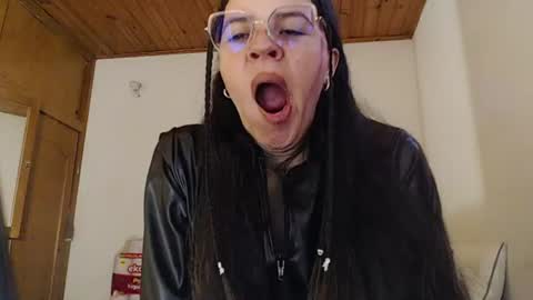 Snapshot of shanel_lozano chatting on June 2026 05:05:01 PM shanel_lozano online show from June 2026 05:05:01 PM