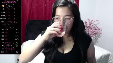 Snapshot of shanel_passion chatting on January 2025 01:58:01 AM Shanel online show from January 2025 01:58:01 AM