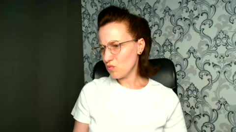 Snapshot of shannen_sweet chatting on June 2026 11:09:02 AM Shannen online show from June 2026 11:09:02 AM
