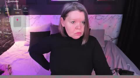 Shannon online show from December 2025 05:34:02 AM