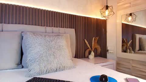 SHANON online show from December 2025 11:06:02 AM