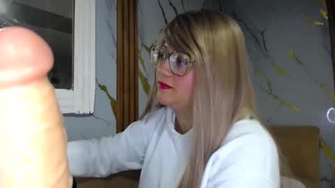 Snapshot of shantal520827 chatting on February 2026 03:34:02 AM shantal online show from February 2026 03:34:02 AM