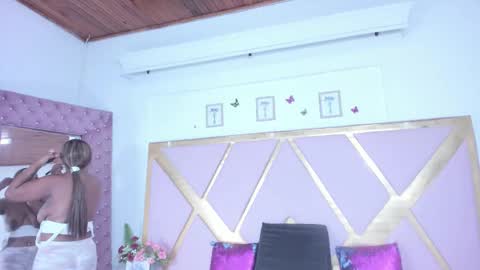 Snapshot of shantallfoxxie chatting on December 2025 12:45:01 PM shantallfoxxie online show from December 2025 12:45:01 PM