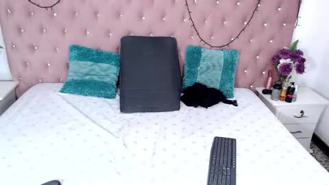 Snapshot of shantallfoxxie chatting on March 2026 02:06:02 AM shantallfoxxie online show from March 2026 02:06:02 AM