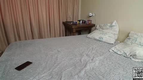 Snapshot of shantifamily chatting on November 2025 12:50:02 PM Mikki and Cadence online show from November 2025 12:50:02 PM