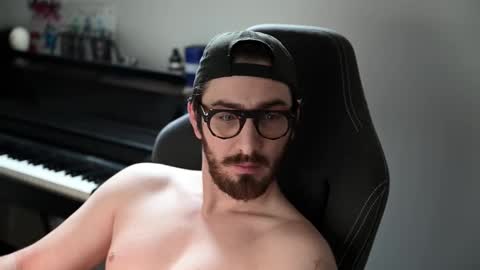 Snapshot of shape80 chatting on February 2026 08:18:02 AM frenchy boy online show from February 2026 08:18:02 AM