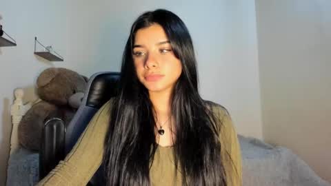 Snapshot of shara_jones chatting on September 2025 06:01:02 AM Sara online show from September 2025 06:01:02 AM