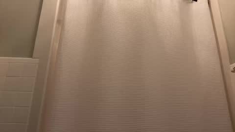 Snapshot of shark1865 chatting on January 2025 09:50:02 PM shark1865 online show from January 2025 09:50:02 PM