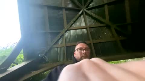 Snapshot of sharksboy16 chatting on December 2024 03:46:02 PM Sharksboy online show from December 2024 03:46:02 PM