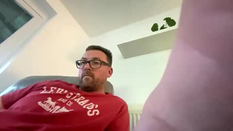 Snapshot of sharksboy16 chatting on October 2025 04:46:01 PM Sharksboy online show from October 2025 04:46:01 PM