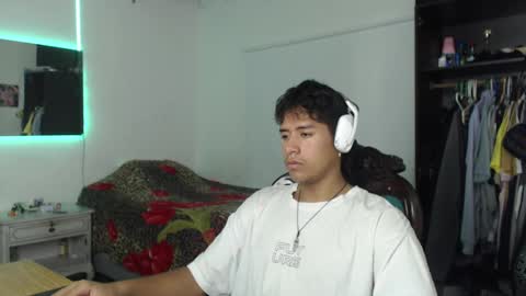 Snapshot of sharky_g chatting on February 2025 08:02:02 AM Frqnko online show from February 2025 08:02:02 AM