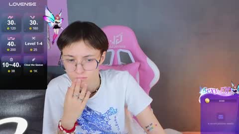 Snapshot of sharli_rose chatting on January 2025 01:47:01 PM Sharli online show from January 2025 01:47:01 PM