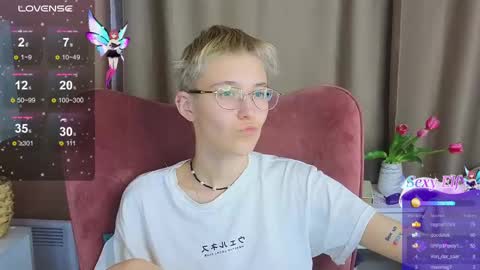 Snapshot of sharli_rose chatting on March 2025 03:27:01 PM Sharli online show from March 2025 03:27:01 PM