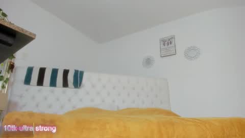 Sharlot online show from December 2025 12:11:02 PM