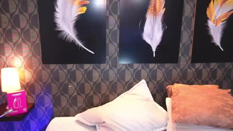 Sharom  online show from March 2026 07:04:02 PM