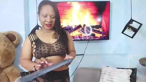 Snapshot of sharon_noa chatting on May 2026 02:25:01 PM Sharon Noa online show from May 2026 02:25:01 PM