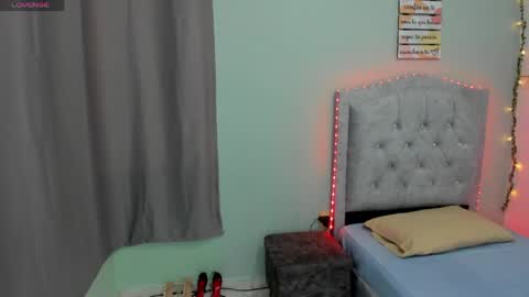 Snapshot of sharonblake5 chatting on May 2026 02:33:01 PM M A G N O online show from May 2026 02:33:01 PM