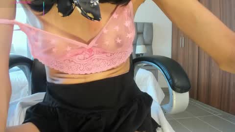 Snapshot of shary_leon_ chatting on April 2026 08:54:02 PM shary_leon_ online show from April 2026 08:54:02 PM