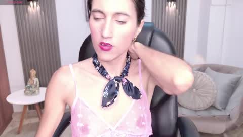 Snapshot of shary_leon_ chatting on May 2026 07:11:01 PM shary_leon_ online show from May 2026 07:11:01 PM