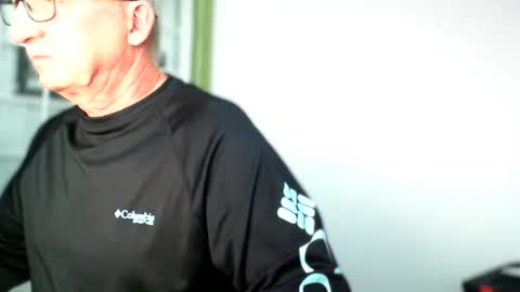 shaved4good online show from January 2025 08:27:01 PM