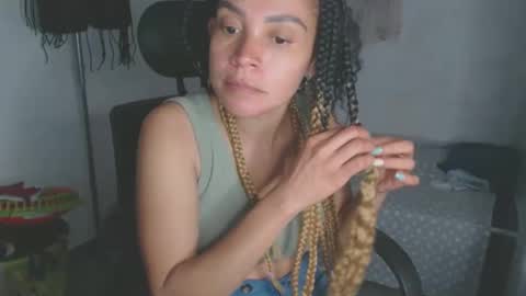 Snapshot of shayna_cute chatting on April 2026 02:27:02 AM Shayna online show from April 2026 02:27:02 AM