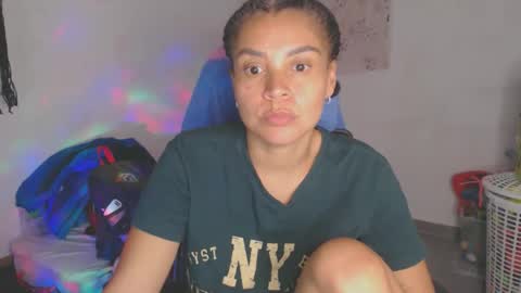 Snapshot of shayna_cute chatting on June 2026 06:52:02 AM Shayna online show from June 2026 06:52:02 AM