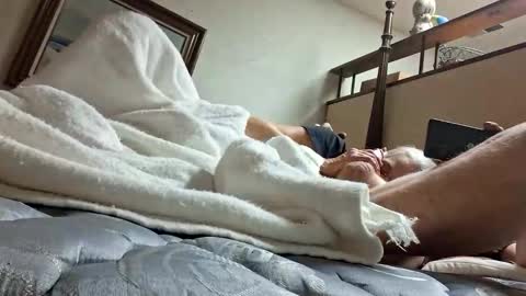 shebesuckn512405 online show from December 2025 02:57:02 PM