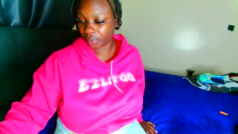 shee13 online show from October 2025 04:35:02 AM