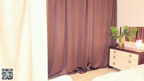 Snapshot of sheenaeast chatting on December 2024 02:22:02 PM Violet online show from December 2024 02:22:02 PM