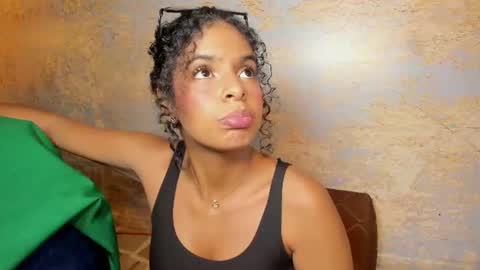 Snapshot of sheeylopez chatting on June 2026 03:40:02 AM sheeylopez online show from June 2026 03:40:02 AM