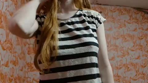 Erika online show from November 2025 01:33:01 AM