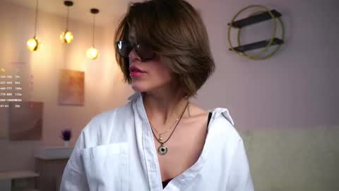 Alex online show from October 2025 01:07:02 AM