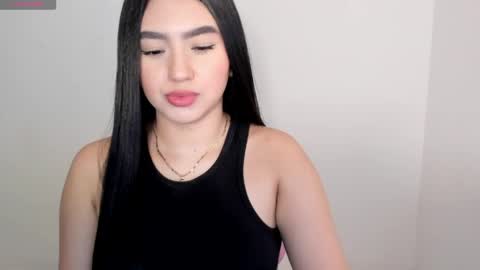 Snapshot of shelly_rohades chatting on May 2026 04:07:01 AM online show from May 2026 04:07:01 AM