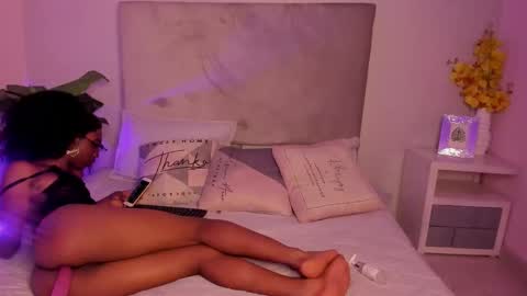 shelsy_issy online show from November 2025 08:19:02 PM