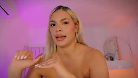 Snapshot of shelynna_azzul chatting on February 2026 08:31:02 PM shelynna_azzul online show from February 2026 08:31:02 PM