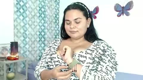 Shenoa online show from April 2026 07:08:02 PM