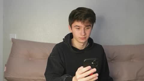 Max online show from October 2025 07:32:01 PM