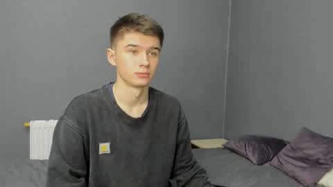 Max online show from November 2025 07:21:01 PM