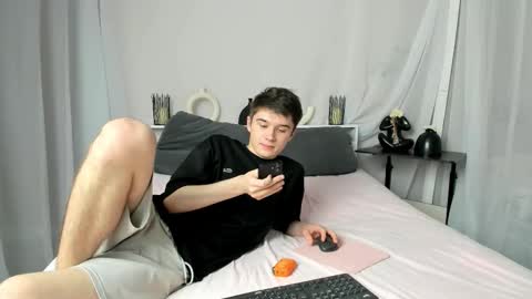 Max online show from December 2025 01:18:02 PM