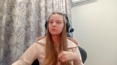 Snapshot of sherrylkeep chatting on November 2025 06:49:01 AM Lisa online show from November 2025 06:49:01 AM