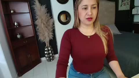 Snapshot of sheryl_jones chatting on May 2026 12:54:02 PM sheryl_jones online show from May 2026 12:54:02 PM