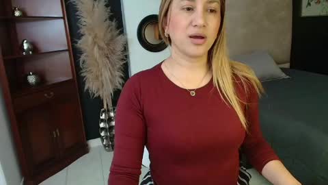 Snapshot of sheryl_jones chatting on May 2026 01:19:01 PM sheryl_jones online show from May 2026 01:19:01 PM