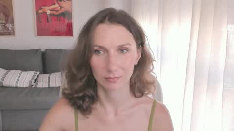 Snapshot of shesleepsnaked chatting on October 2025 03:20:02 PM shesleepsnaked online show from October 2025 03:20:02 PM
