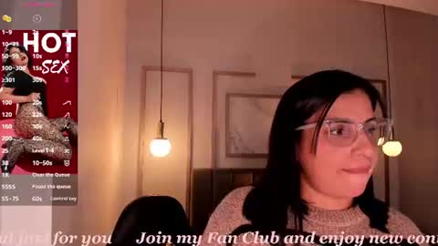 Snapshot of sheyla_hills_ chatting on June 2026 03:57:01 PM Sheyla online show from June 2026 03:57:01 PM