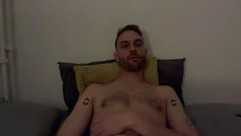 Snapshot of shiggyvara chatting on October 2025 01:35:01 AM phil. online show from October 2025 01:35:01 AM